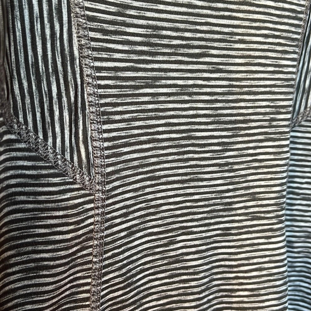 Roots Active Striped Sleeveless Tank Top – Size Small - Picture 5 of 5